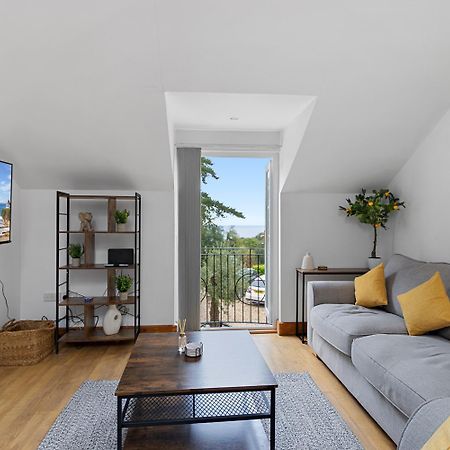 Stunning Sea View Whole Home In Torbay Close To Beach Торки Екстериор снимка