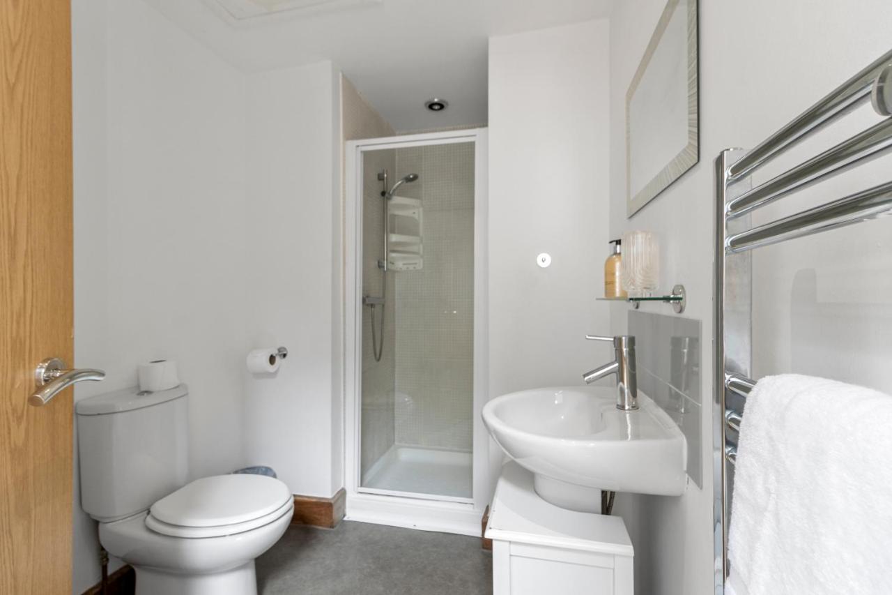 Stunning Sea View Whole Home In Torbay Close To Beach Торки Екстериор снимка