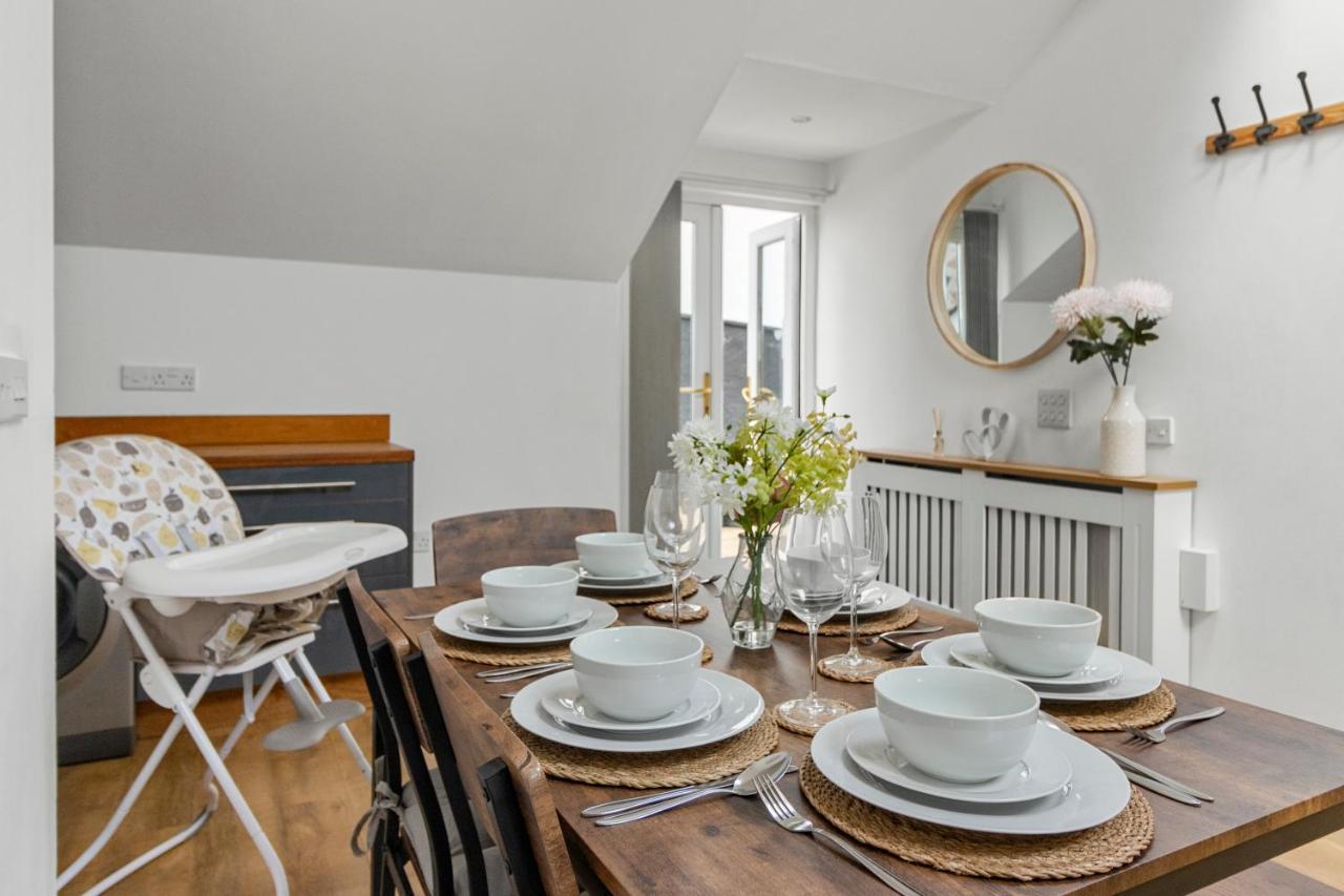 Stunning Sea View Whole Home In Torbay Close To Beach Торки Екстериор снимка
